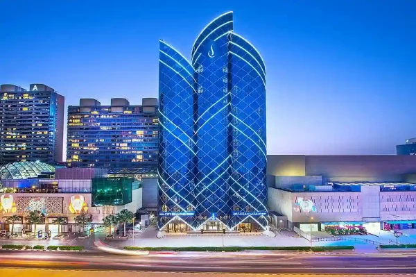 دبی 3 شب و 4 روز هتل CITY SEASONS